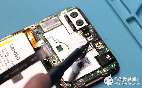 Lenovo S5拆机解析:堪称千元机中的“扛把子”,第9张 Lenovo S5拆机解析:堪称千元机中的“扛把子”,Lenovo S5拆机解析:堪称千元机中的“扛把子”,第9张