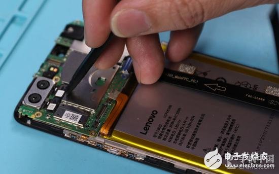 Lenovo S5拆机解析:堪称千元机中的“扛把子”,第11张 Lenovo S5拆机解析:堪称千元机中的“扛把子”,Lenovo S5拆机解析:堪称千元机中的“扛把子”,第11张