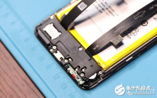 Lenovo S5拆机解析:堪称千元机中的“扛把子”,第15张 Lenovo S5拆机解析:堪称千元机中的“扛把子”,Lenovo S5拆机解析:堪称千元机中的“扛把子”,第15张